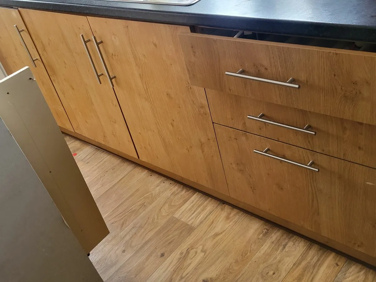 Kitchen units - Image 2