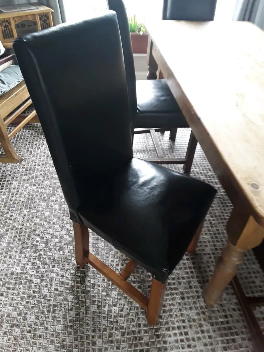 Pine table 6ft and  6 leather chairs - Image 2