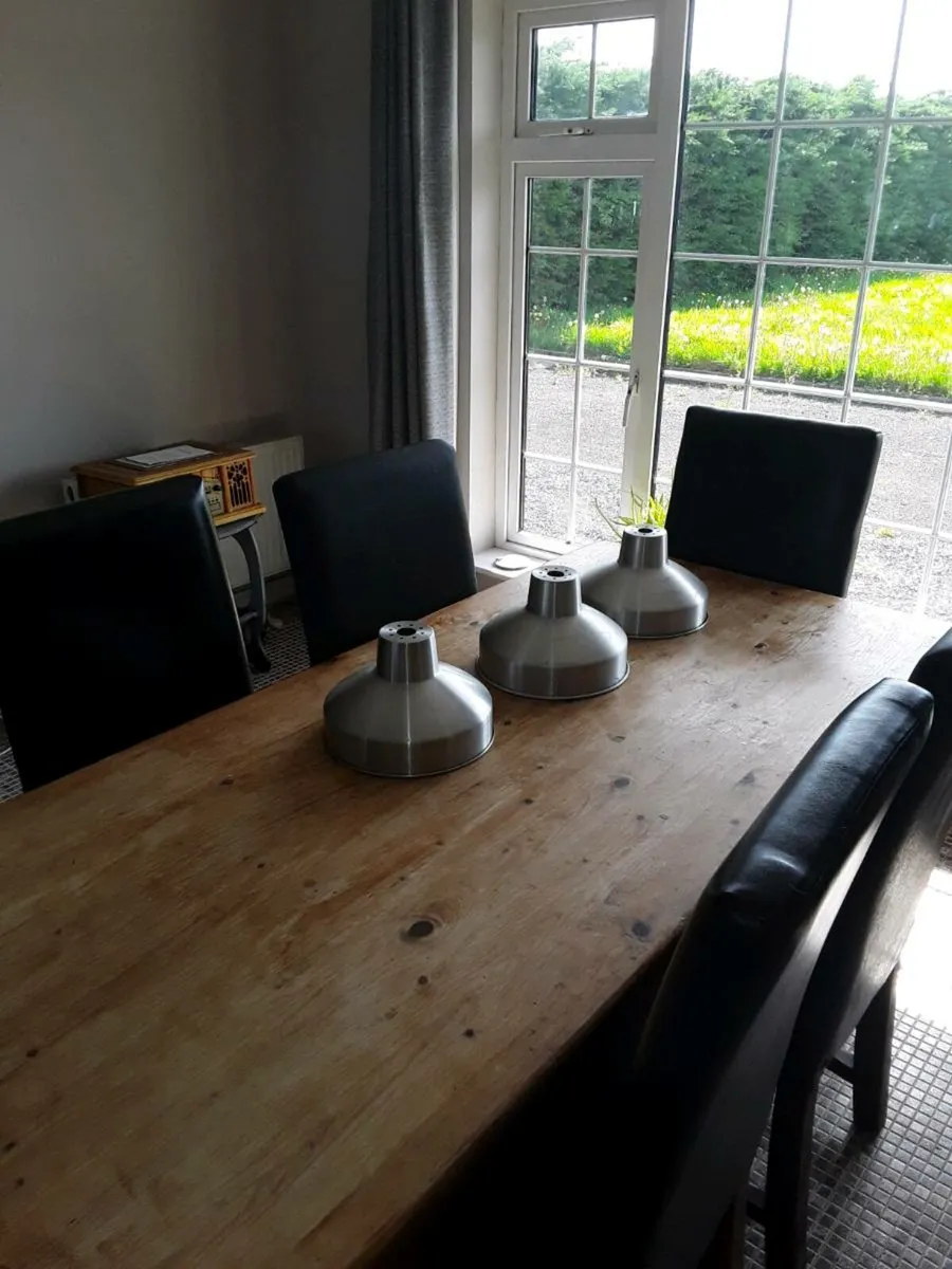 Pine table 6ft and  6 leather chairs - Image 4