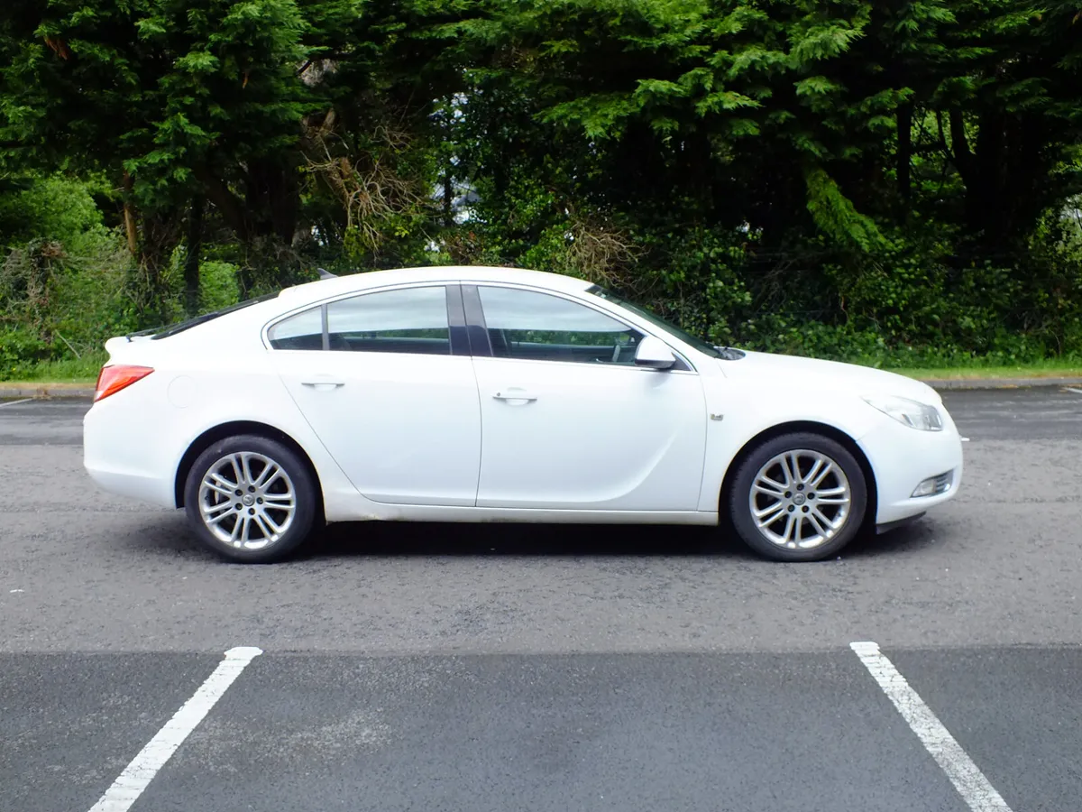 Vauxhall Insignia 2011 - Image 1