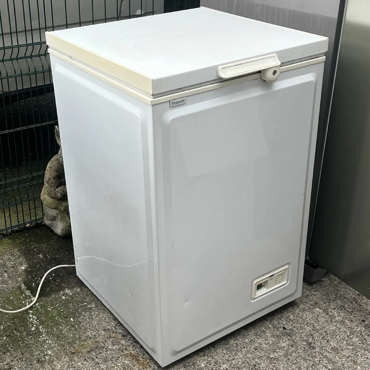 Hotpoint RC13P Chest Freezer - Image 1