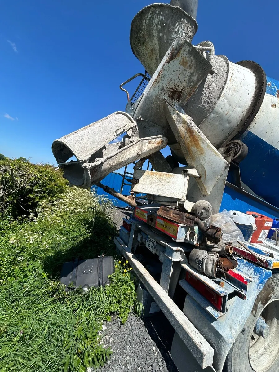 Concrete mixer trailer - Image 2