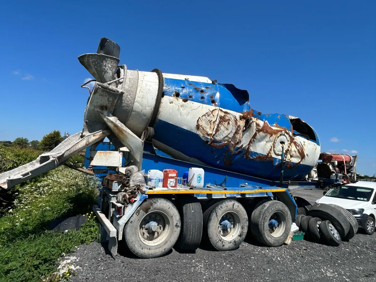 Concrete mixer trailer - Image 3