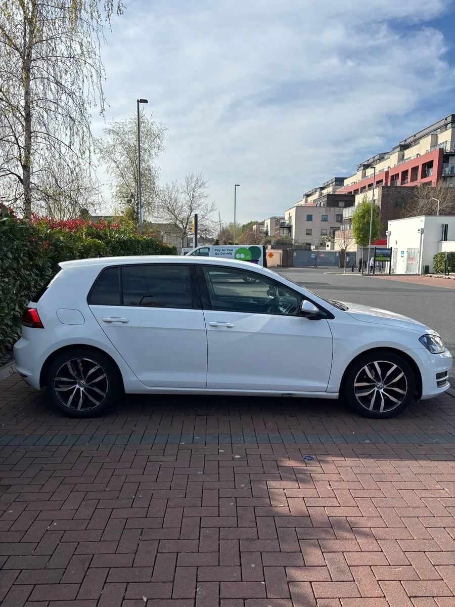 Volkswagen Golf 2016 - Image 2