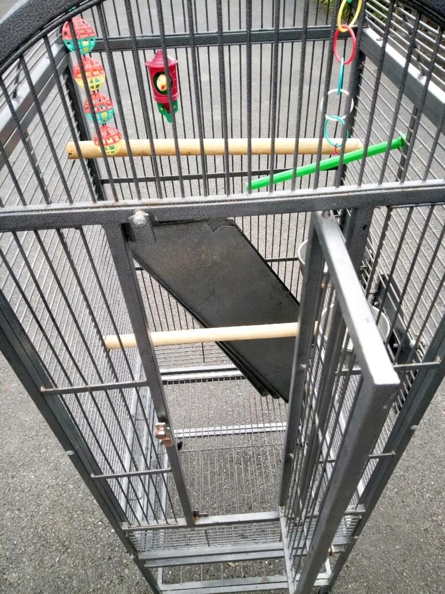 Large Floor Standing Bird Cage (On Castors) - Image 2