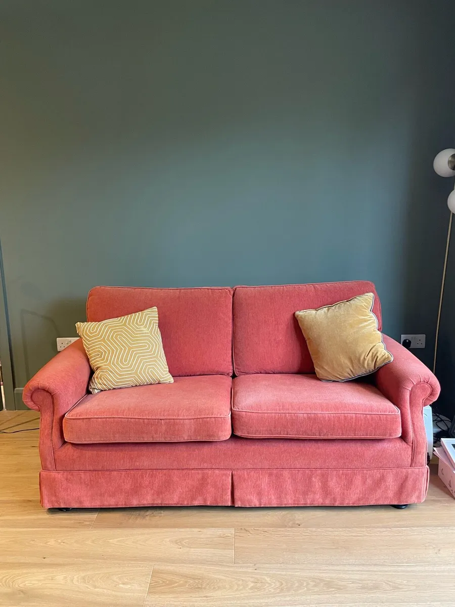 Couch/Sofa Free - Image 1