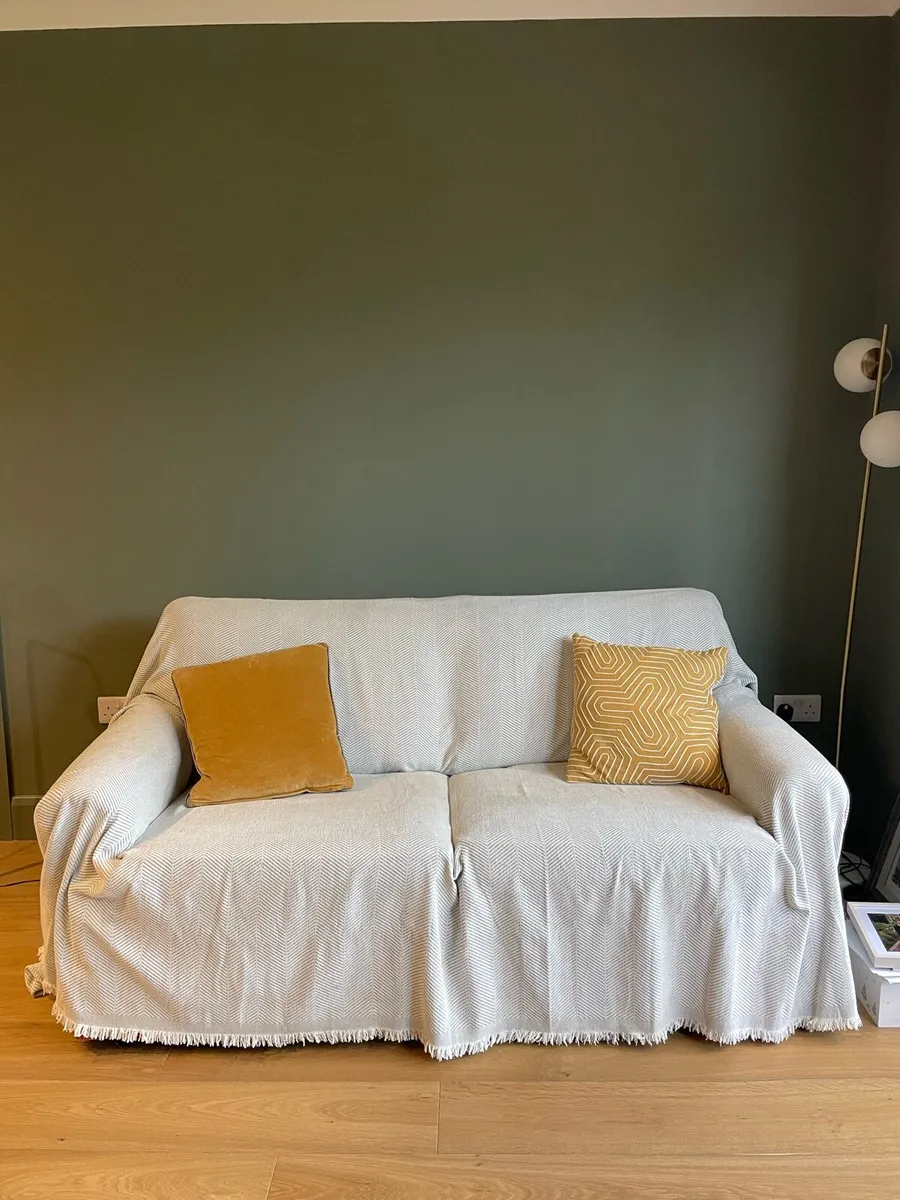 Couch/Sofa Free - Image 3