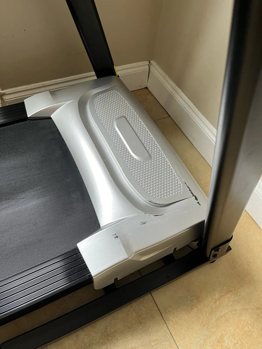 Treadmill 1-14km / 1-15% incline - Image 2