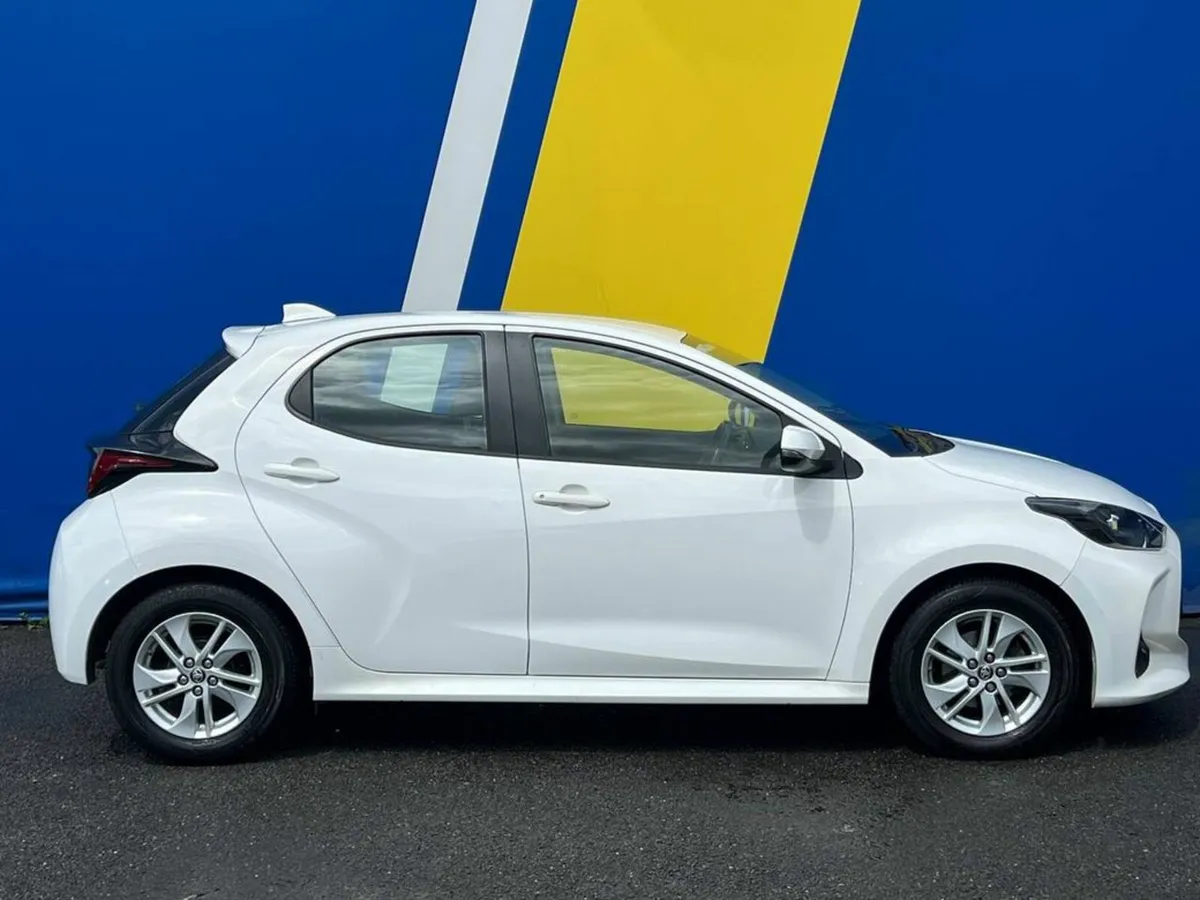 Toyota Yaris LUNA 1.0 // FULL SERVICE HISTORY // M - Image 2