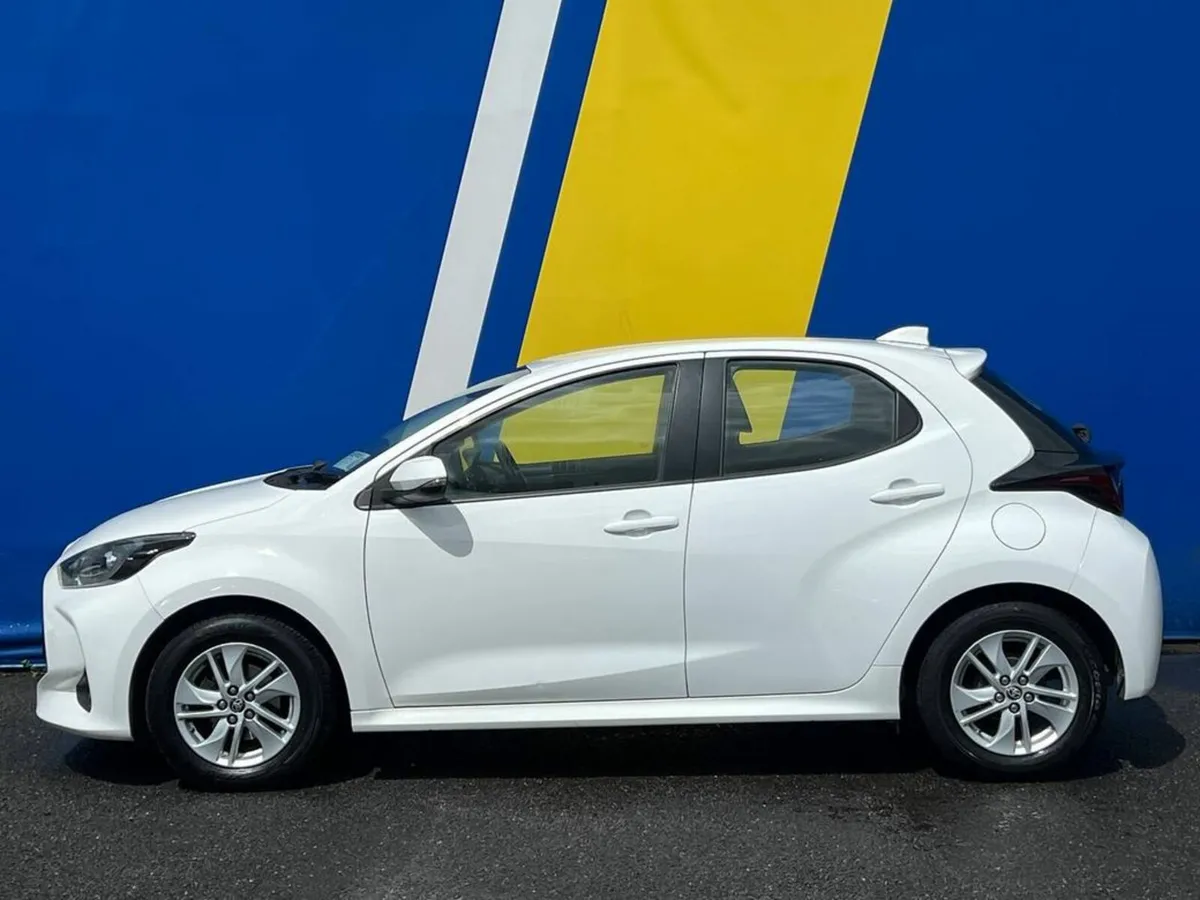 Toyota Yaris LUNA 1.0 // FULL SERVICE HISTORY // M - Image 3