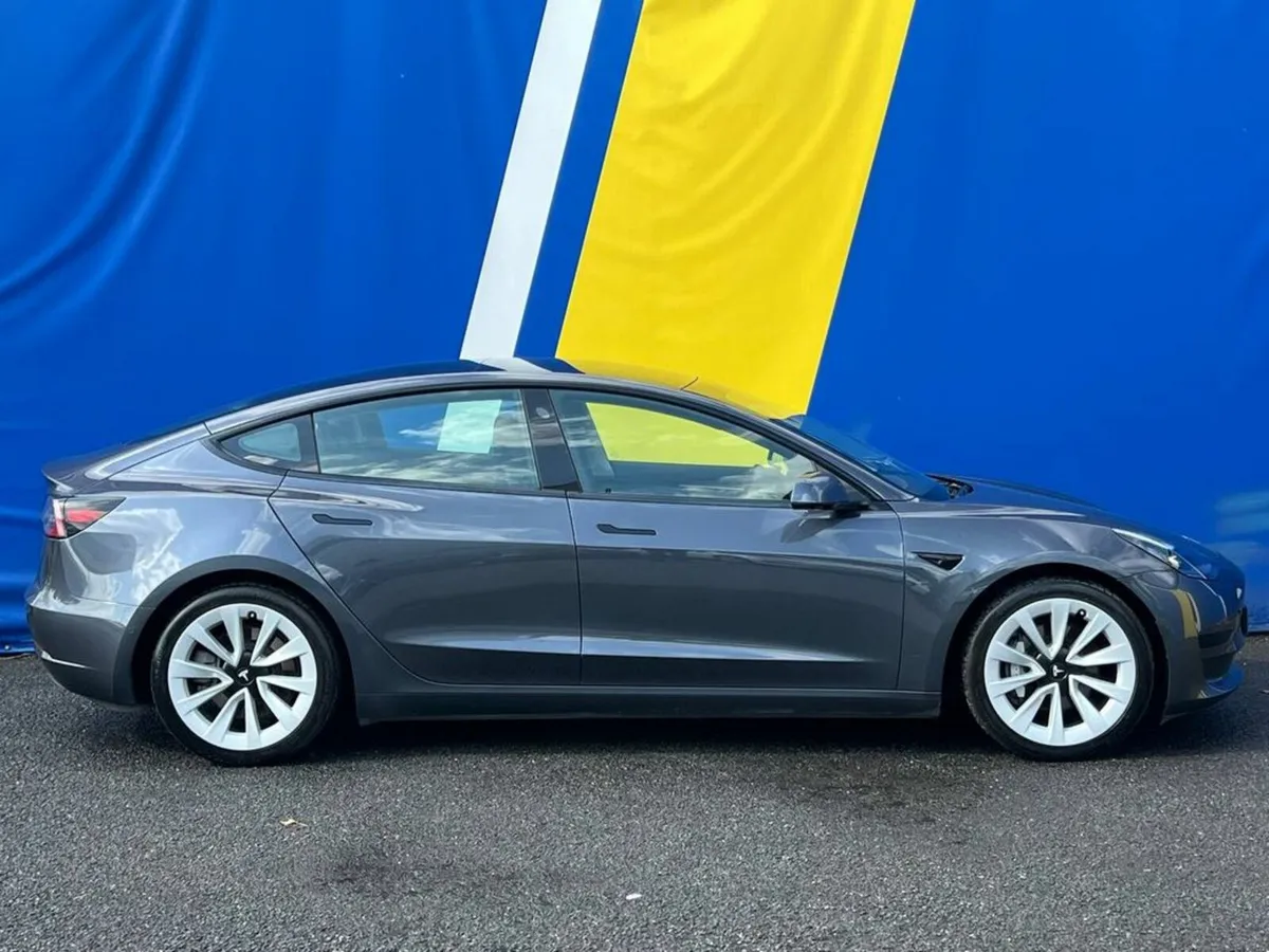 Tesla Model 3 STANDARD RANGE + // PANORAMIC SUNROO - Image 3