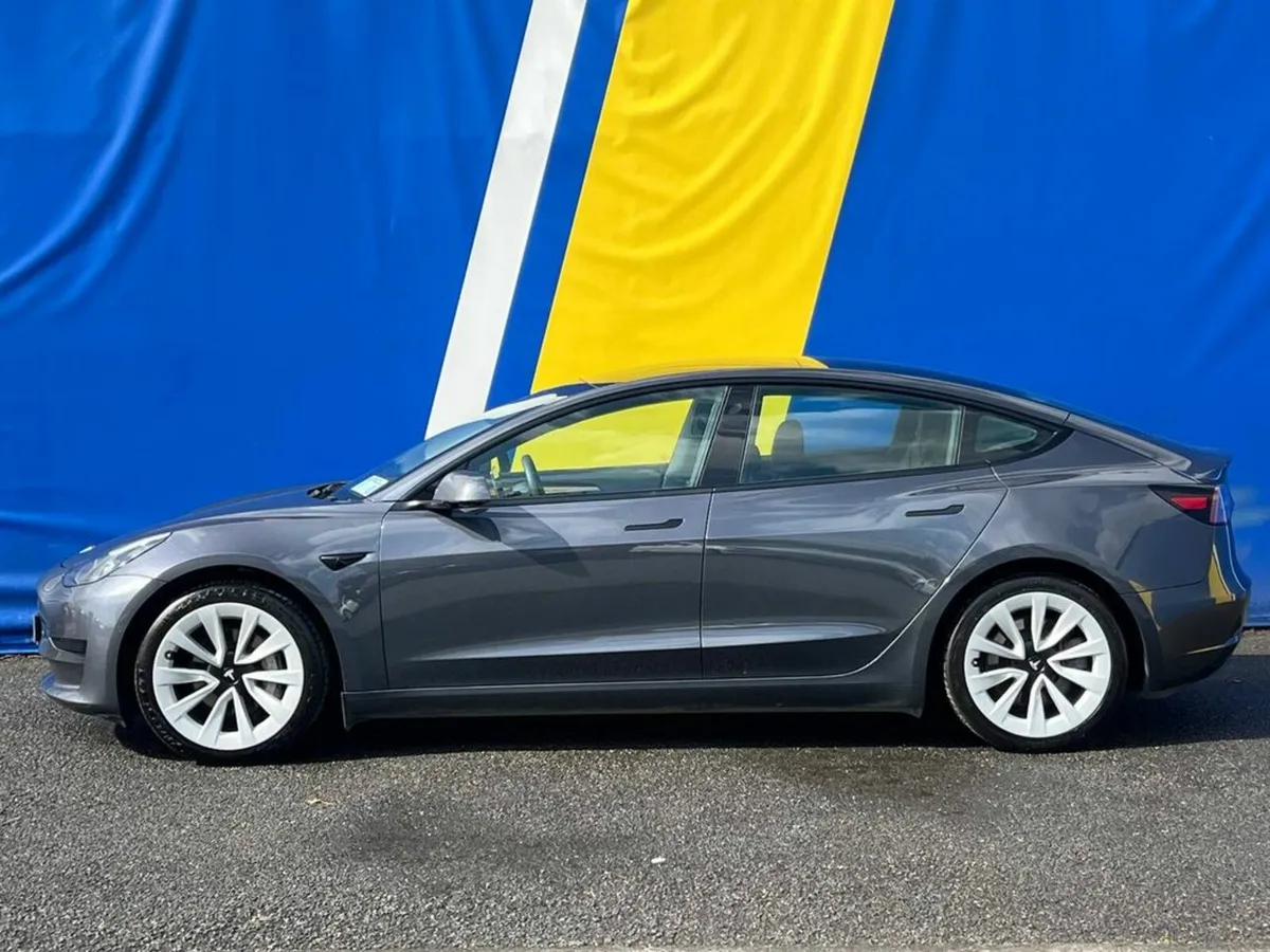 Tesla Model 3 STANDARD RANGE + // PANORAMIC SUNROO - Image 4
