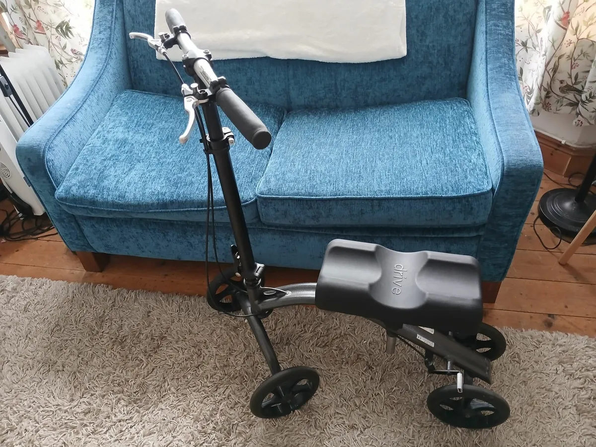 Knee scooter foldable - Image 1