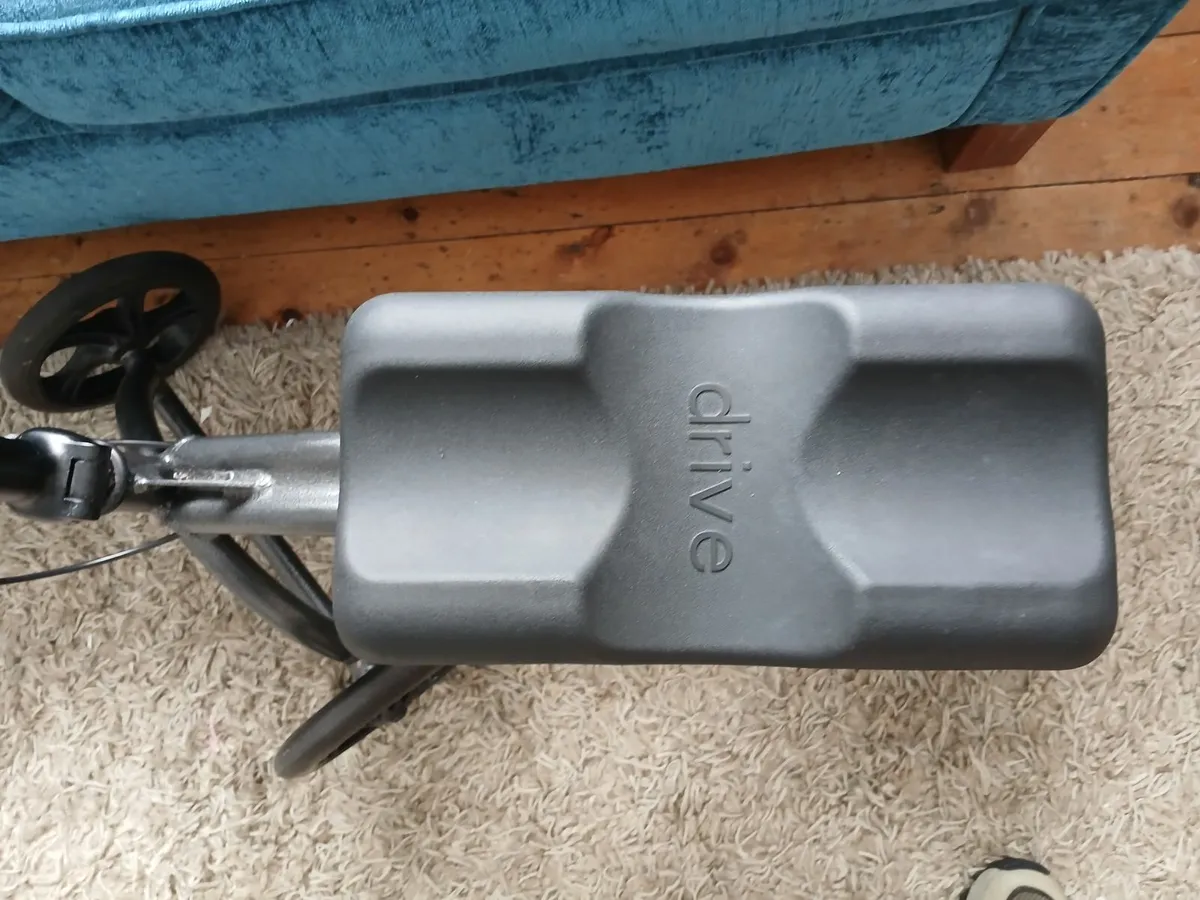 Knee scooter foldable - Image 3