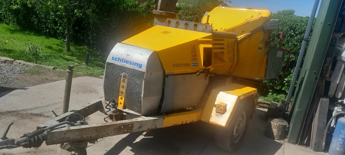Wood chipper - Image 1