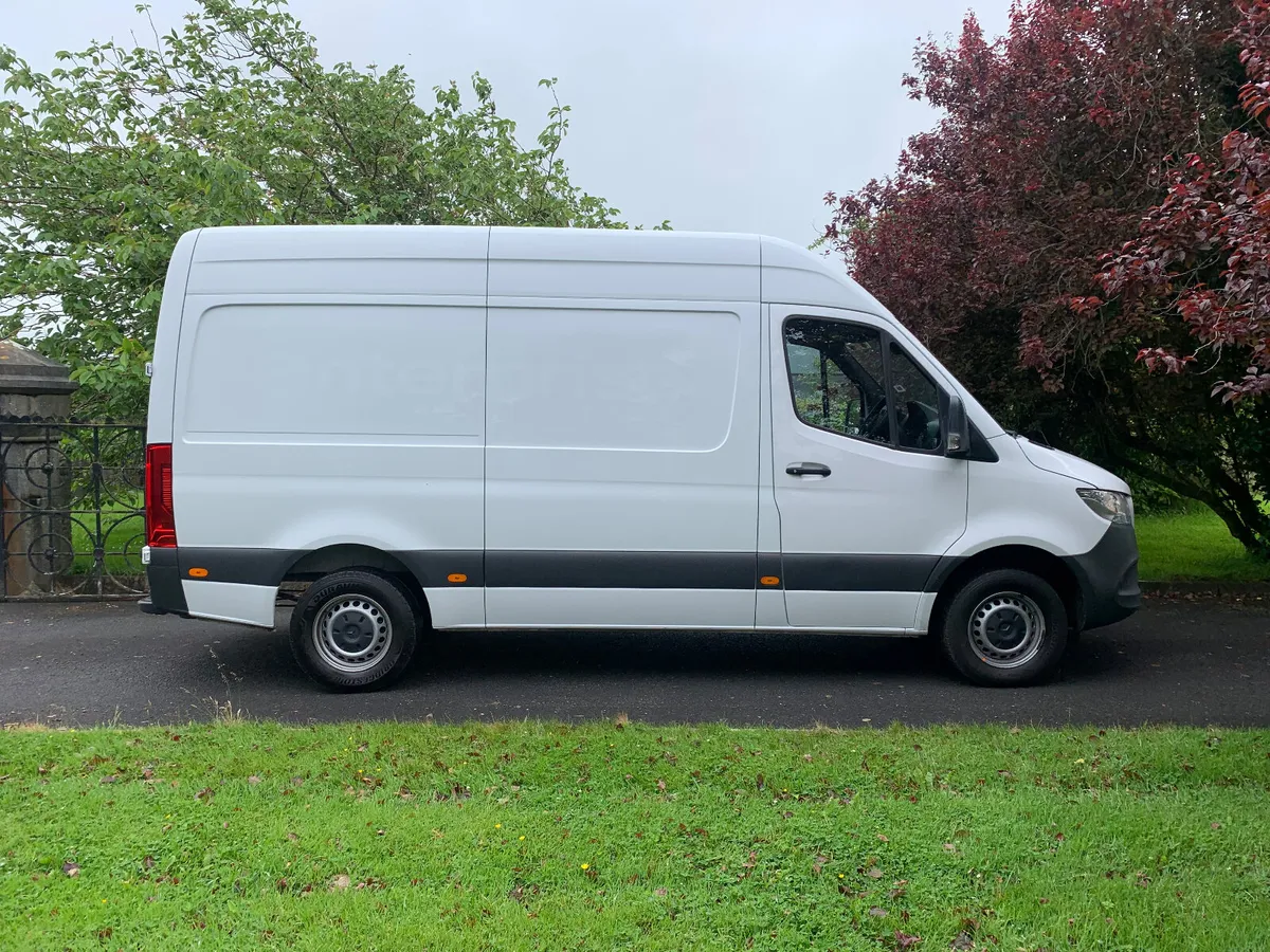 Mercedes-Benz Sprinter 2021 LOW LOW KLM's - Image 1