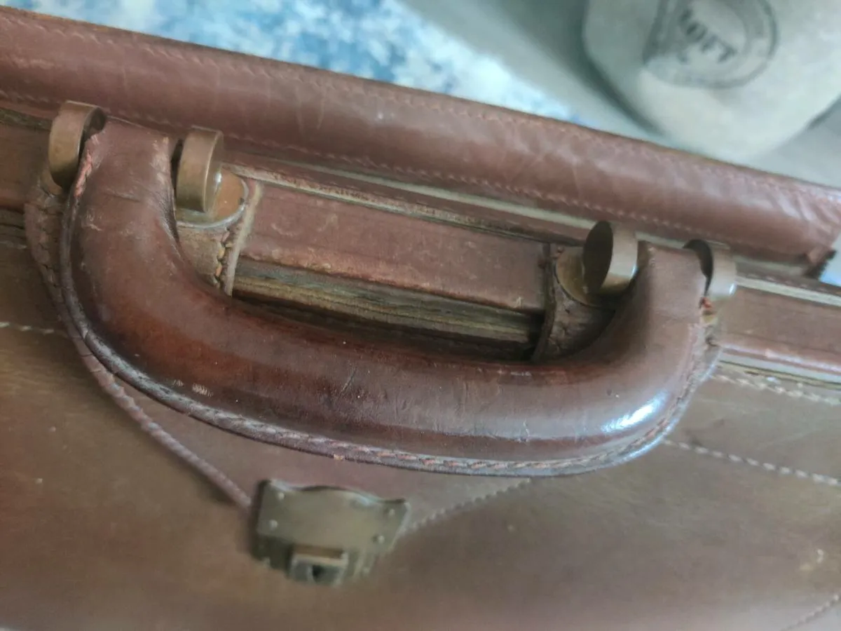Leather briefcase - Image 4