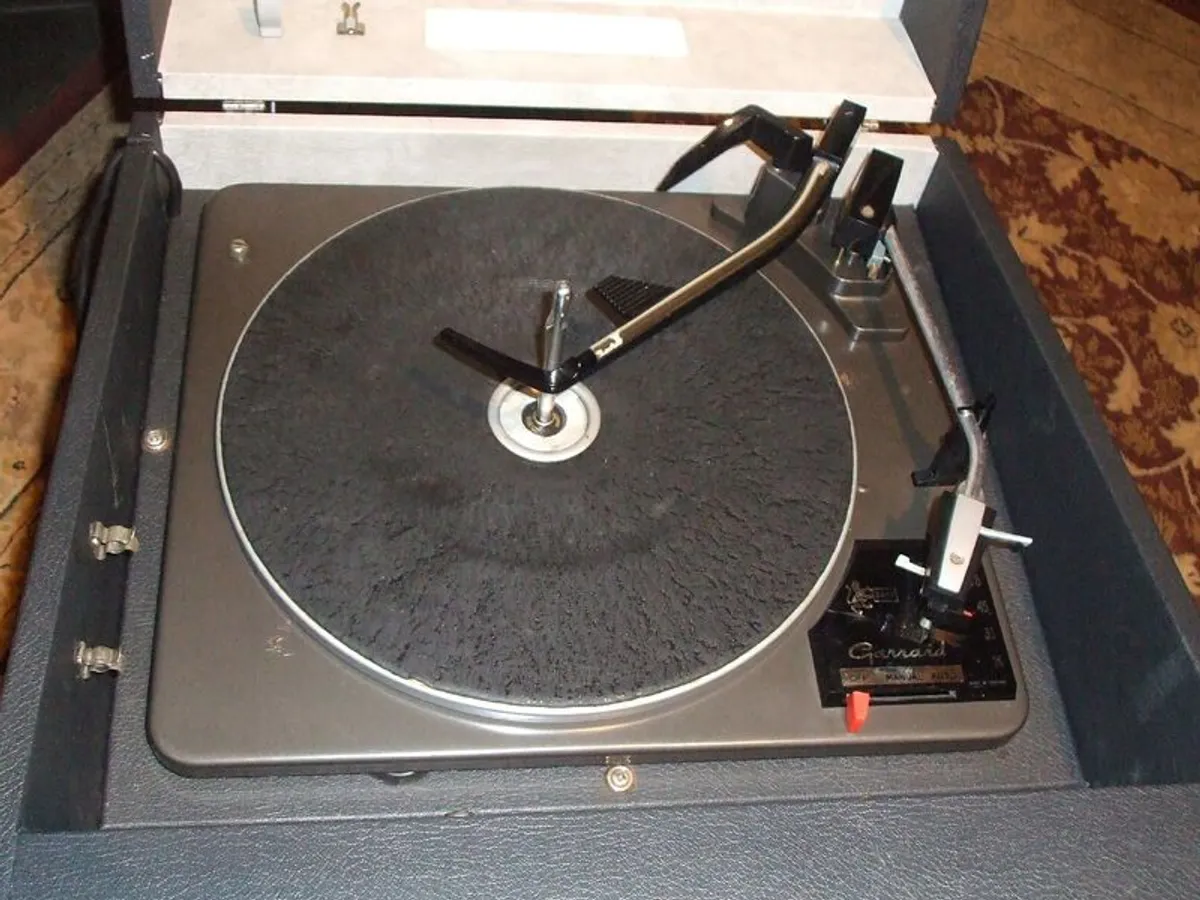 Refurbished Hacker vintage GP42 record player - Image 2