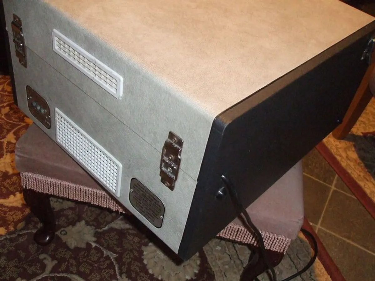 Refurbished Hacker vintage GP42 record player - Image 3