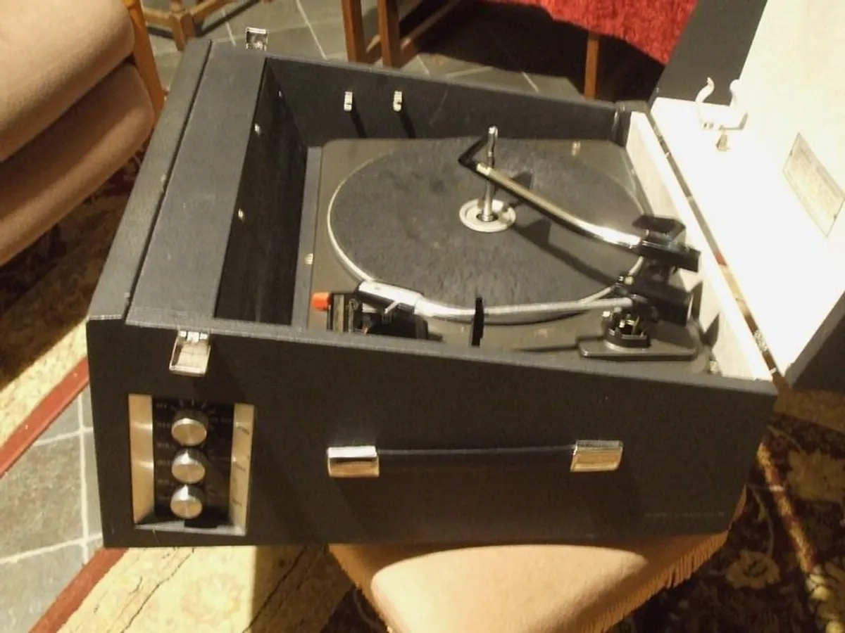Refurbished Hacker vintage GP42 record player - Image 4