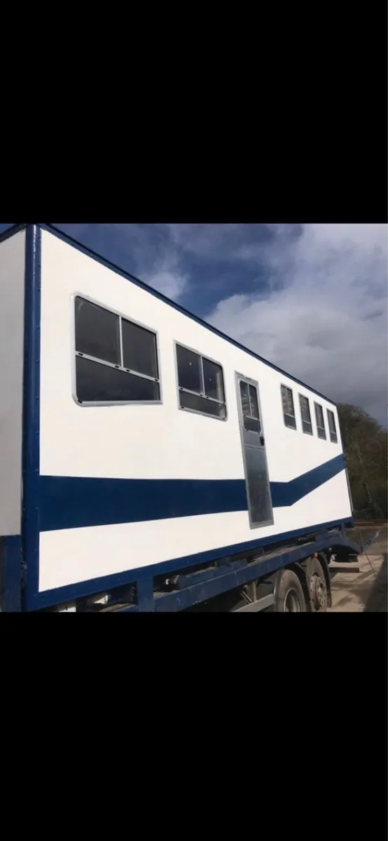 Living accommodation Cabin - Image 2