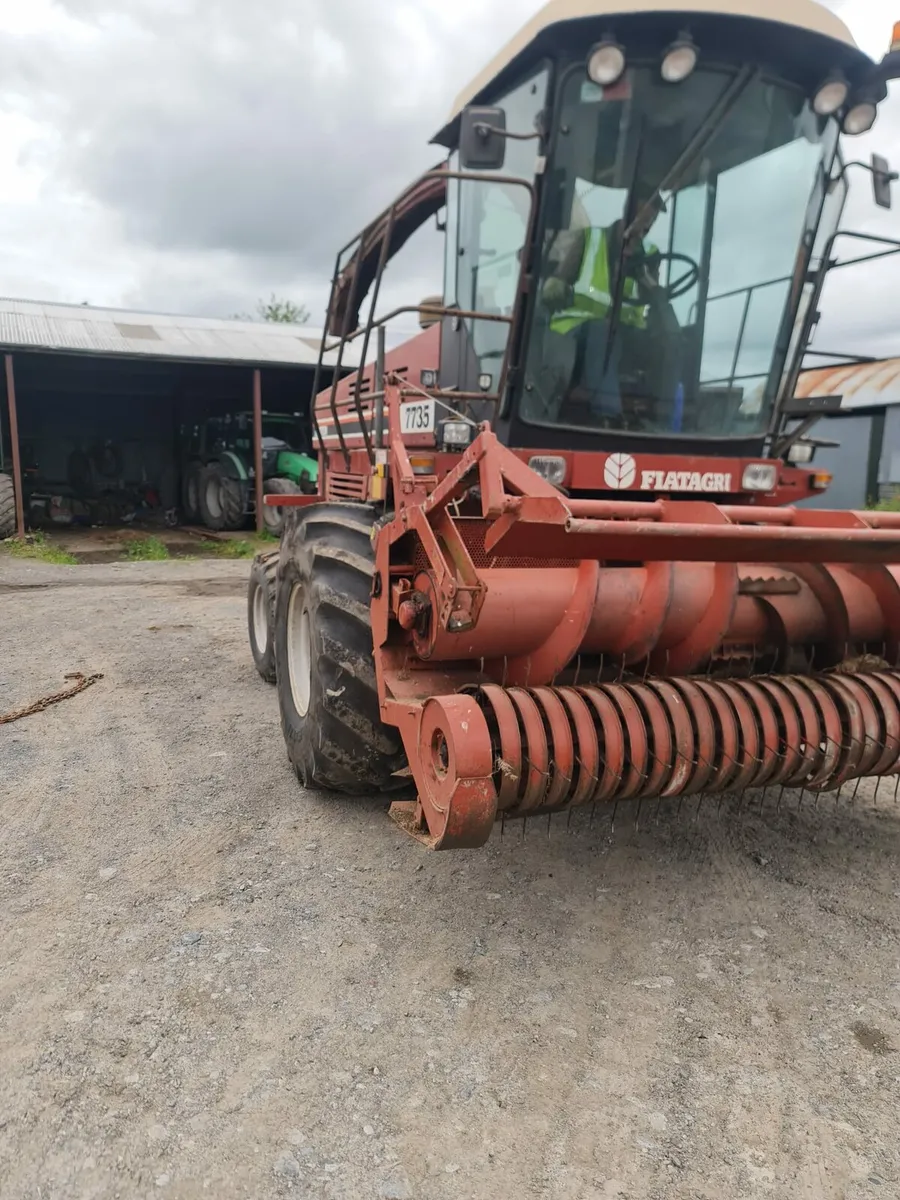 HESSTON 7735 - Image 1