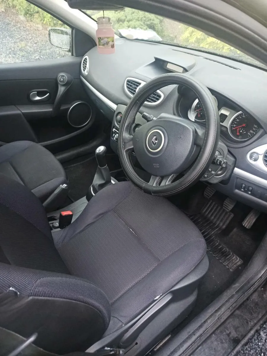 Renault Clio - Image 4