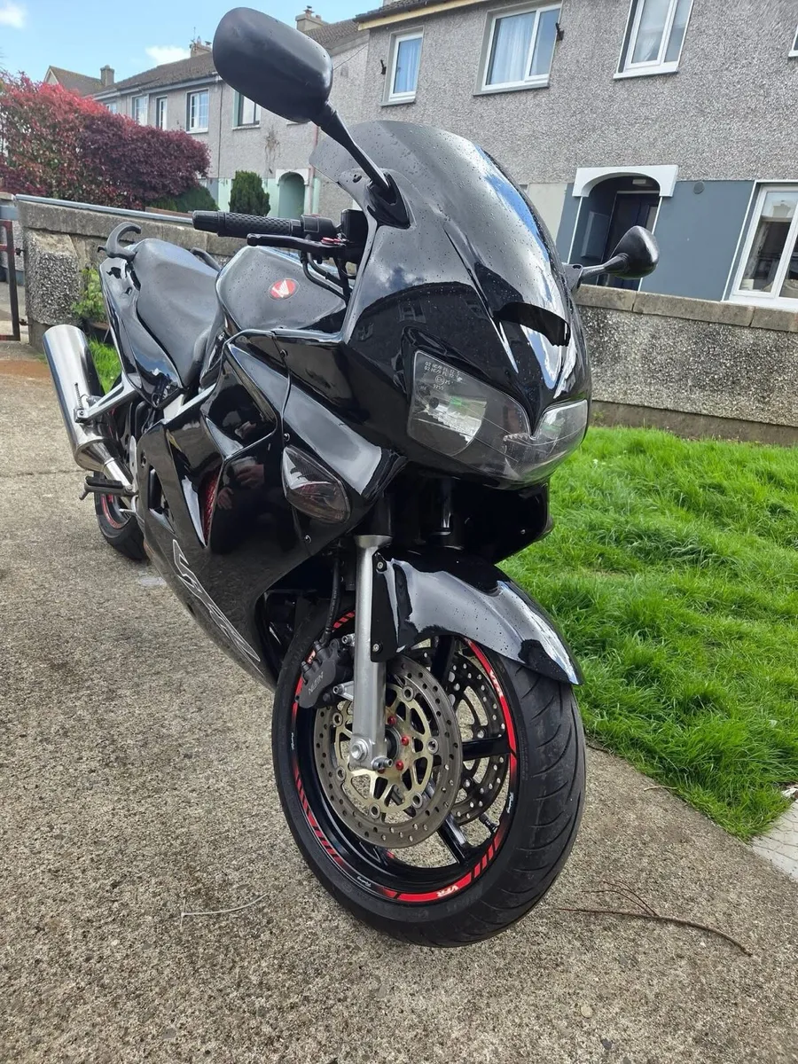 Honda Vfr800fi - Image 2