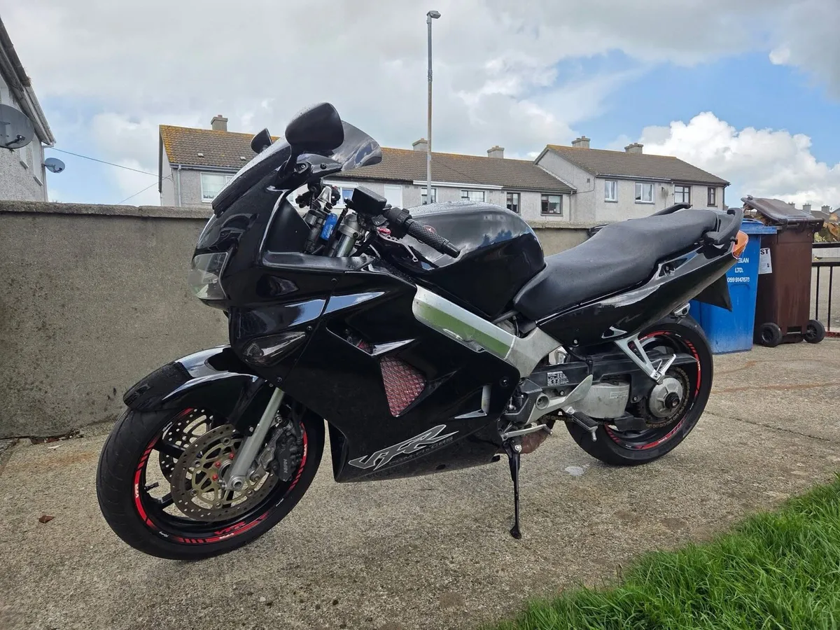 Honda Vfr800fi - Image 3