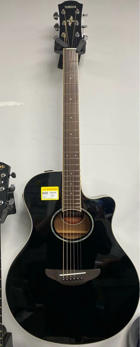 Yamaha guitar