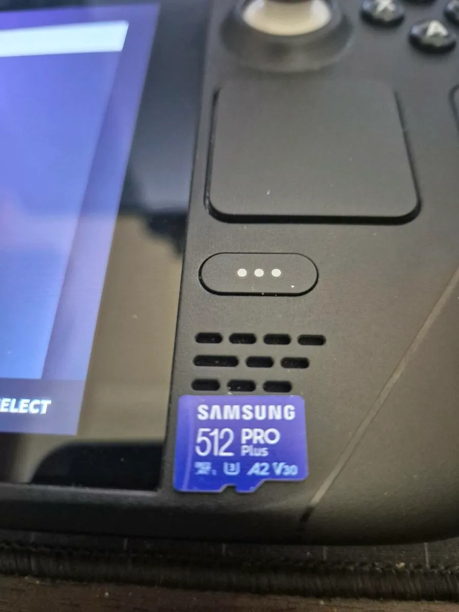 Steam Deck 256GB LCD + 512GB SD Card + Case - Image 2