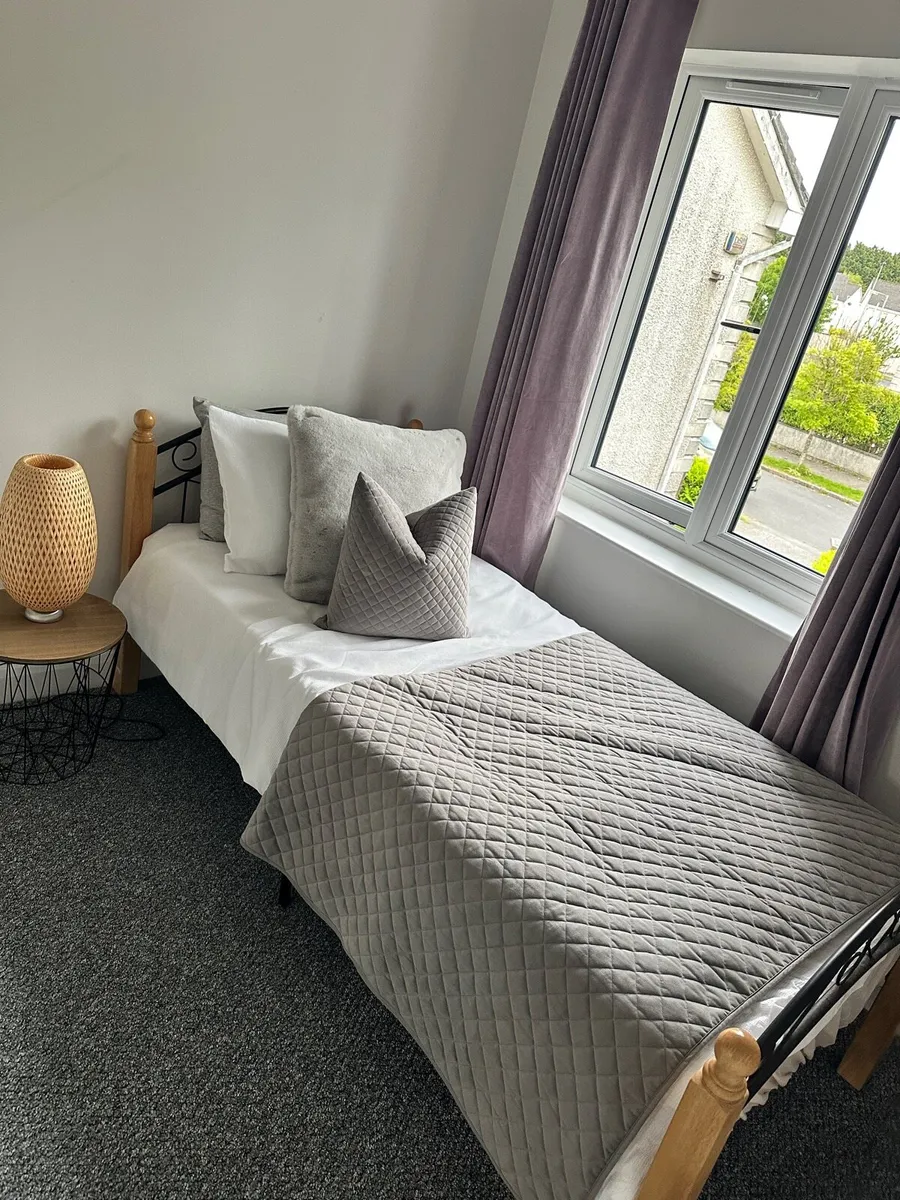 Single Bed and mattress