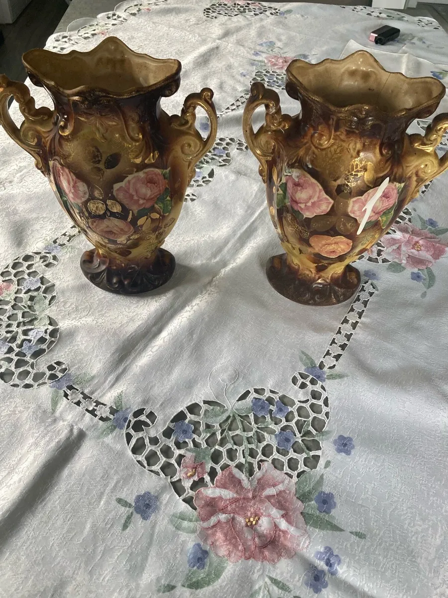 Ornamental vases - Image 2