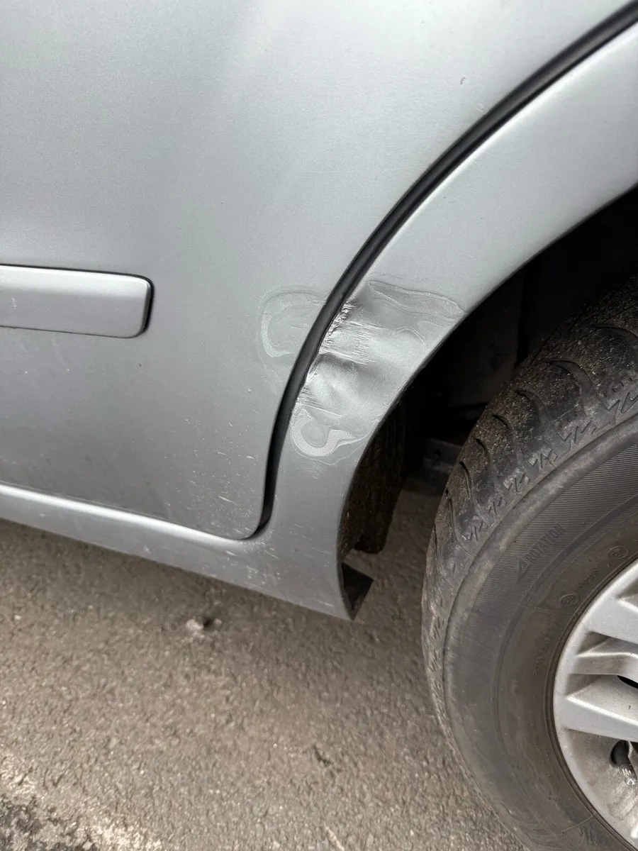 Ford Galaxy - Image 3