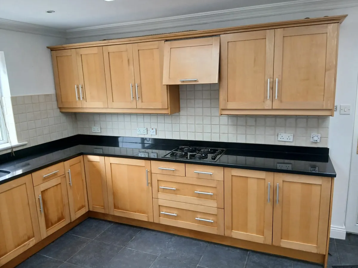Complete Kitchen with appliances - Image 1