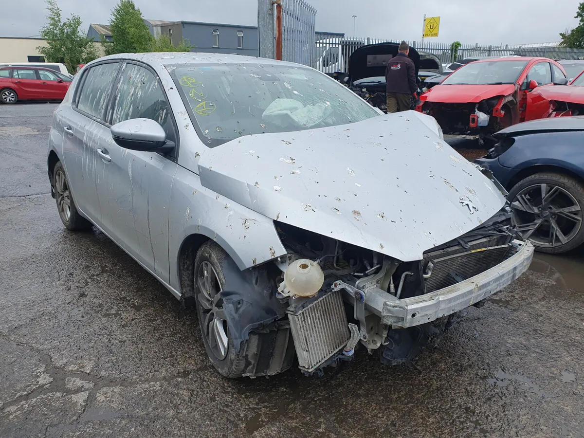 16 PEUGEOT 308  1.2 TURBO FOR BREAKING - Image 1