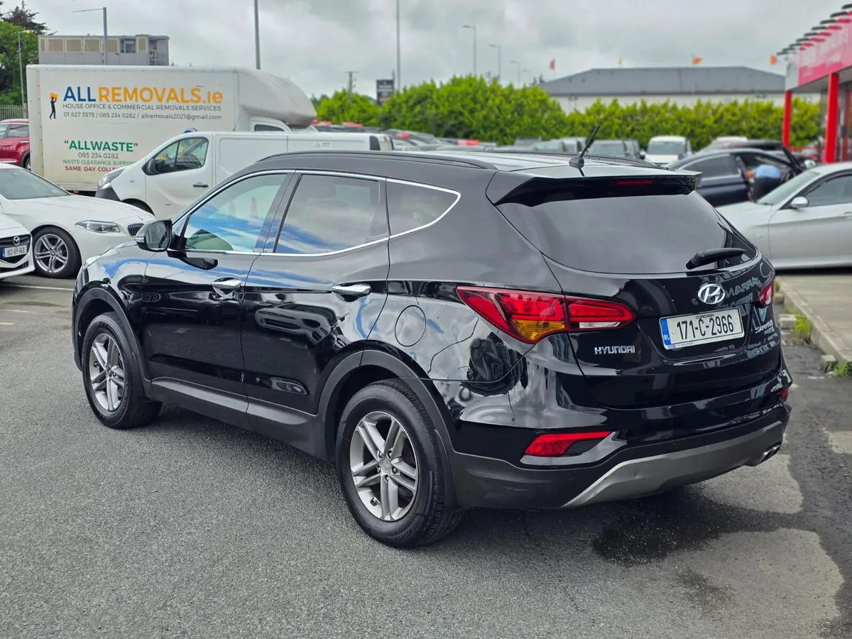 Hyundai Santa Fe AWD Executive 7 Seater 2.2 Diesel - Image 3