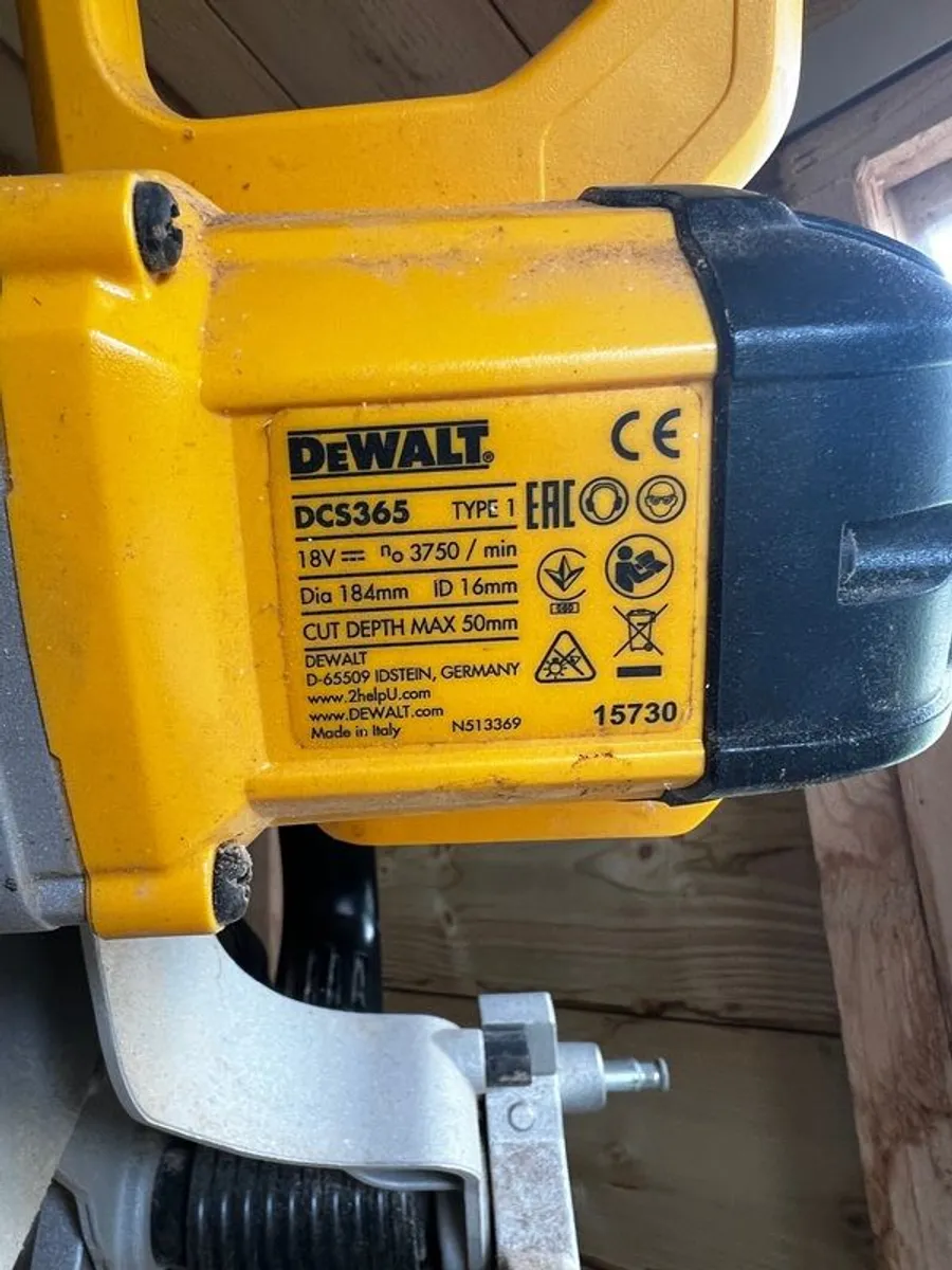 DeWalt DCS365n Cordless Mitre Saw - Image 3