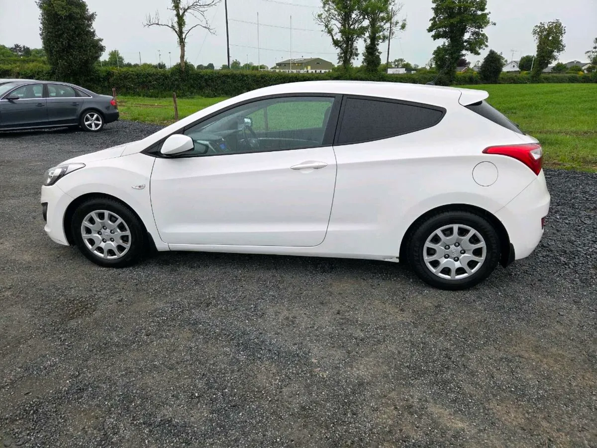 Hyundai I30 Van - Image 2