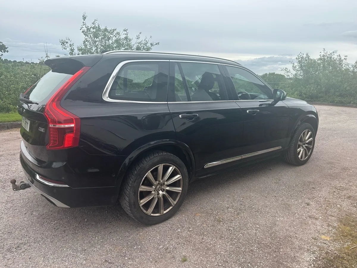 Volvo XC 90 - Image 1