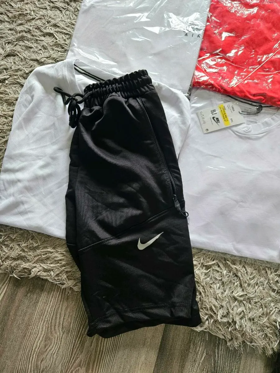 Mens tshirts & shorts - Image 3