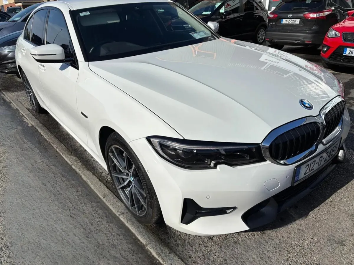2021 BMW 330 e Sport Pro Automatic Hybrid - Image 3