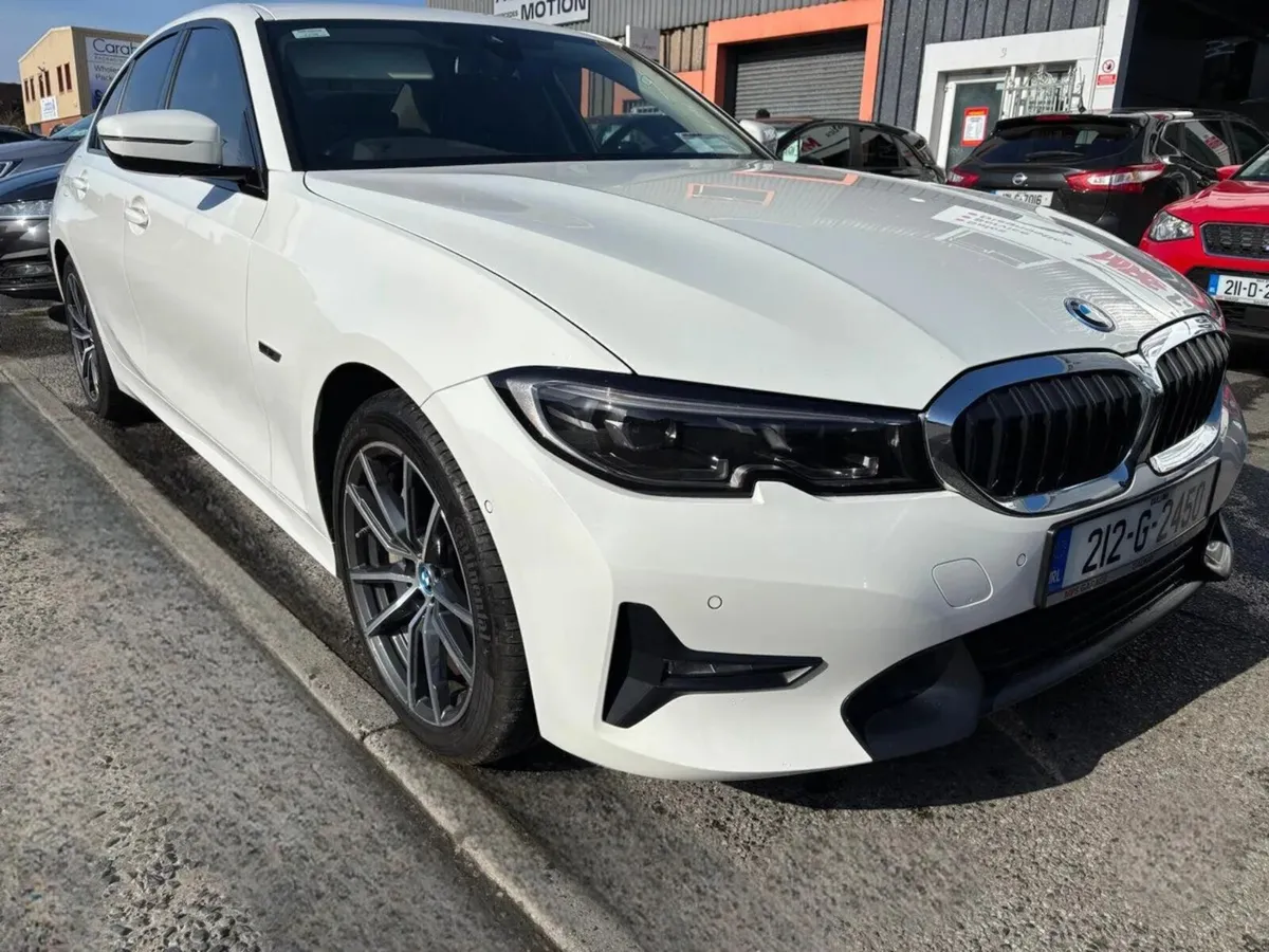 2021 BMW 330 e Sport Pro Automatic Hybrid - Image 4