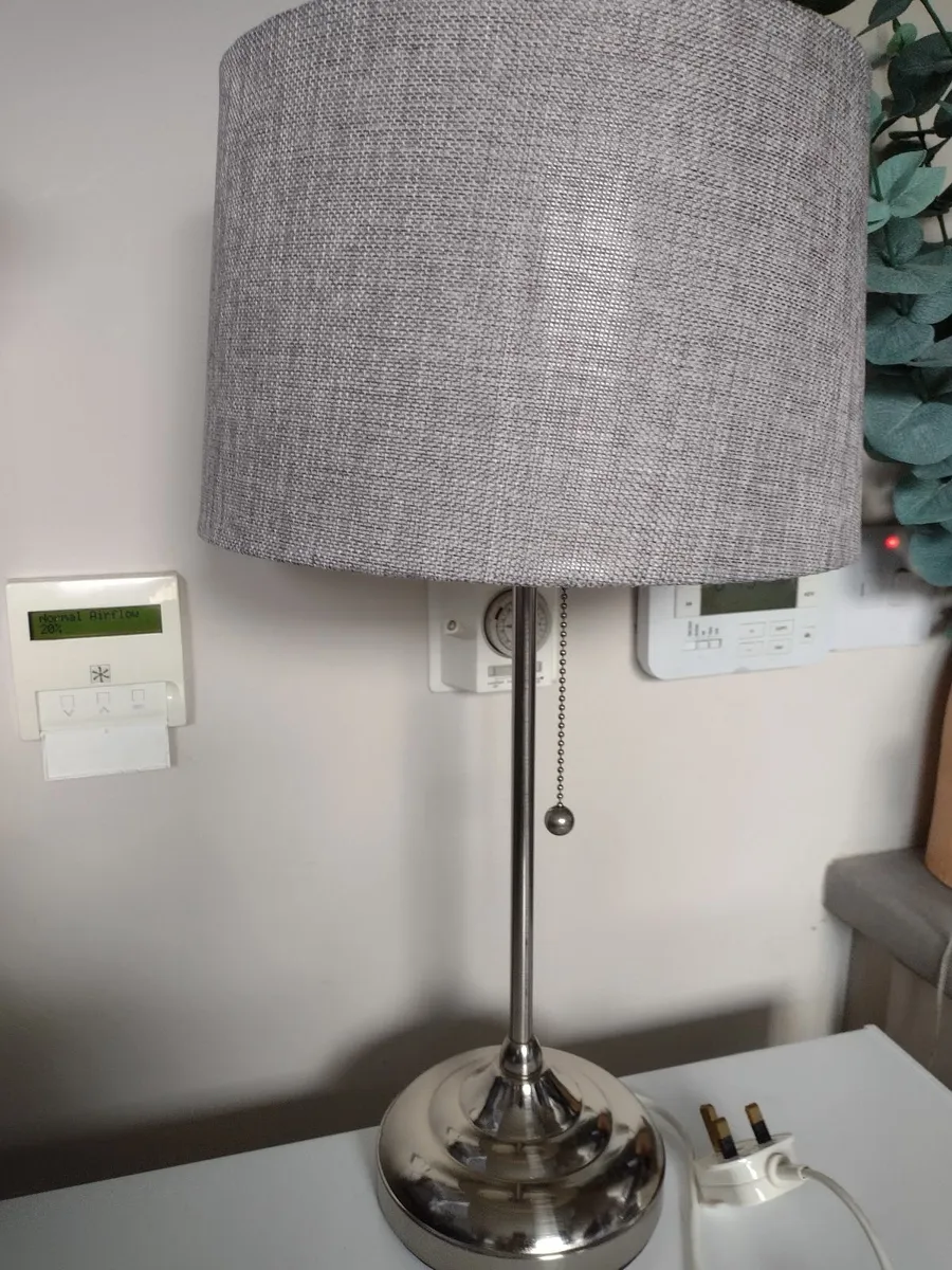Beautiful chrome table lamp - Image 3