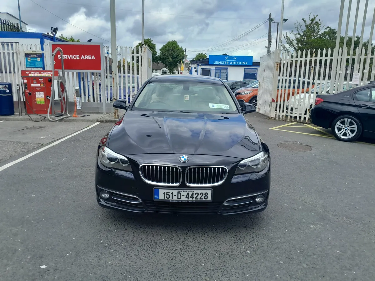 BMW 5-Series 2015 luxury - Image 2
