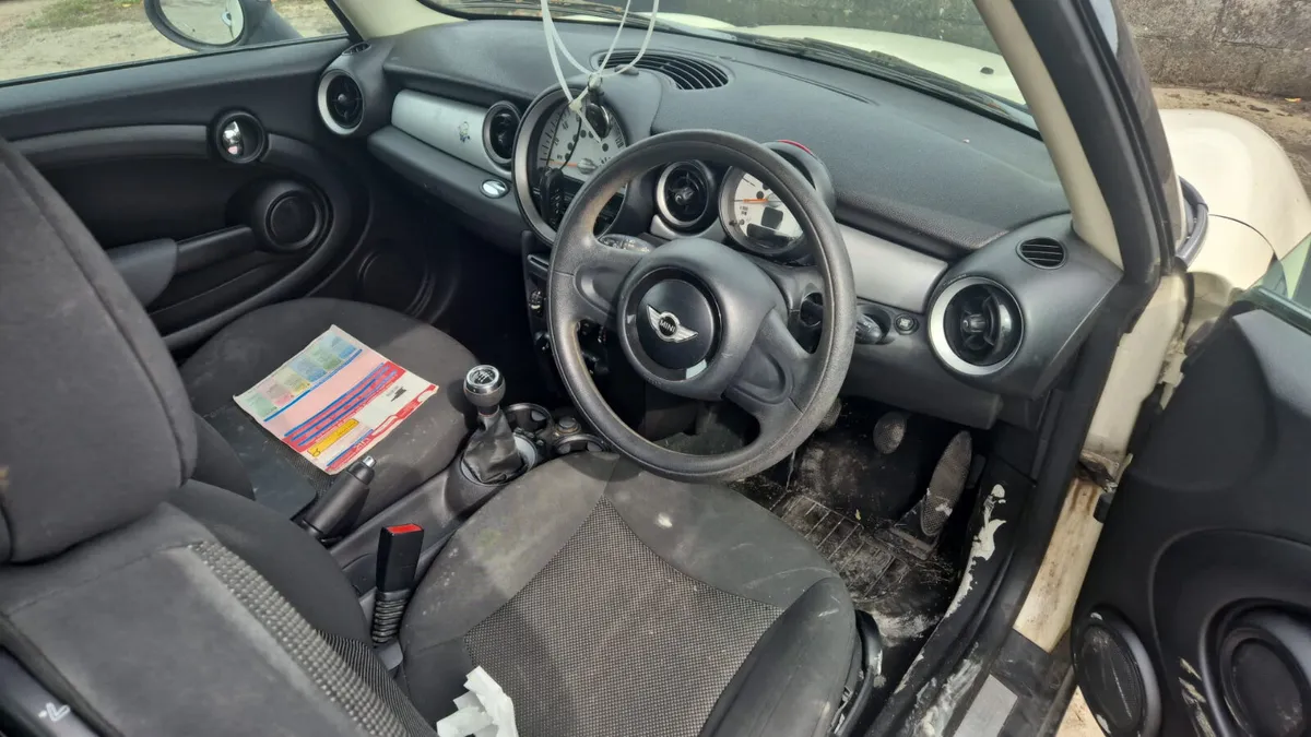 2013 MINI COOPER ONE 1.6 DIESEL FOR BREAKING! - Image 4