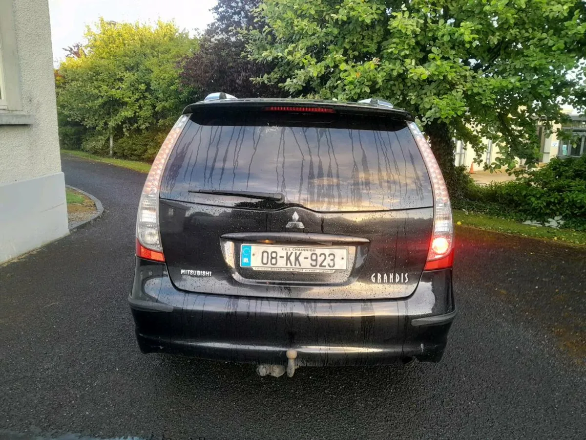 2008 Mitsubishi Grandis 2.0 Diesel Seven Seater - Image 2