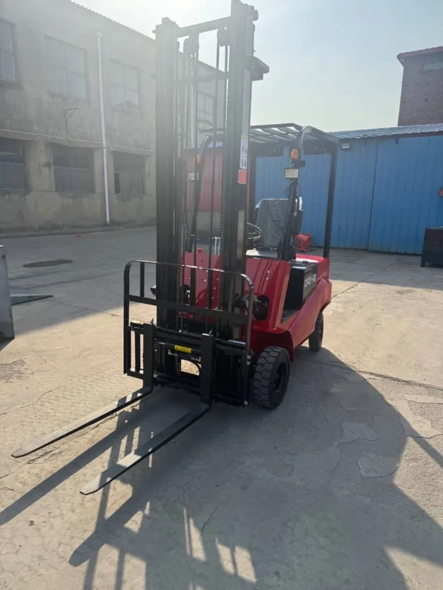 Electric 1 tonne Forklift - Image 3