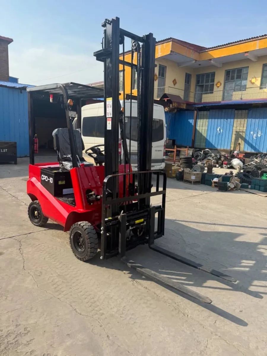 Electric 1 tonne Forklift - Image 1