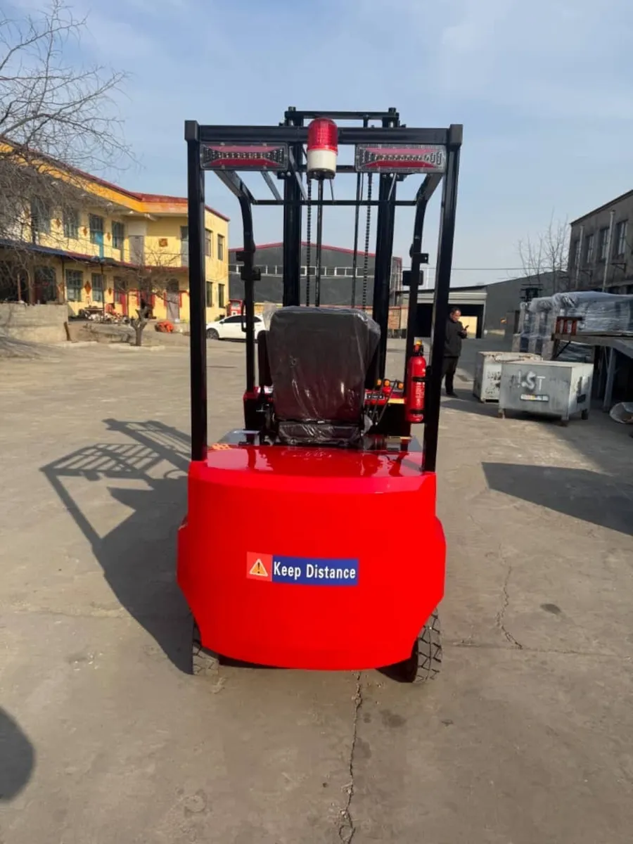 Electric 1 tonne Forklift - Image 4